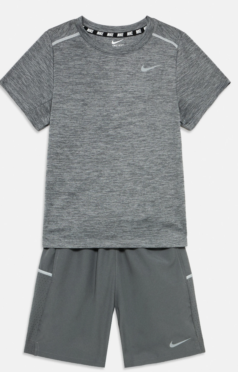 Ensemble été short + t-shirt Nike gris